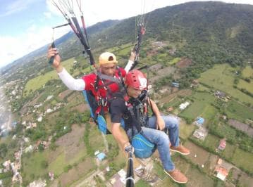 Jarabacoa: Paragliding-Erlebnis mit GoPro-Video — Guided tour and outdoor activity